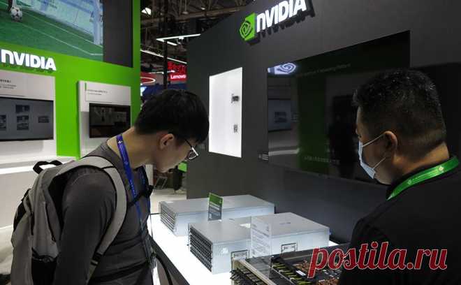 Bloomberg узнал о рекомендациях Китая не использовать чипы Nvidia H20. Китайские власти призвали компании не использовать чипы Nvidia H20 в госпроектах и сфере безопасности и обратить внимание на местные аналоги. Это осложняет планы Nvidia по продажам чипов в КНР с 15-процентными отчислениями США