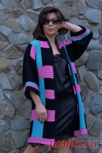 Купить или заказать Вязаный кардиган  'Нью-Йорк' в интернет-магазине на Ярмарке Мастеров. Нью-Йорк-город Небоскребов и Ярких Неоновых Огней,рассекающих улицы Манхэттена!!!Именно такой образ я воплатила в своем Кардигане!Динамичный,Яркий,Взрывной...цвета которые поднимут настроение даже в пасмурный день!!!!Мягкий,теплый...очень Стильный и Комфортный!!