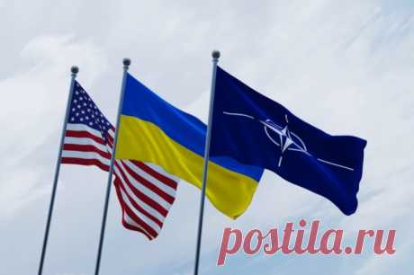 Офицер армии США Крапивник: НАТО поставляет Украине недееспособное оружие. По его словам, американские власти отправляют Украине уже списанное оборудование.