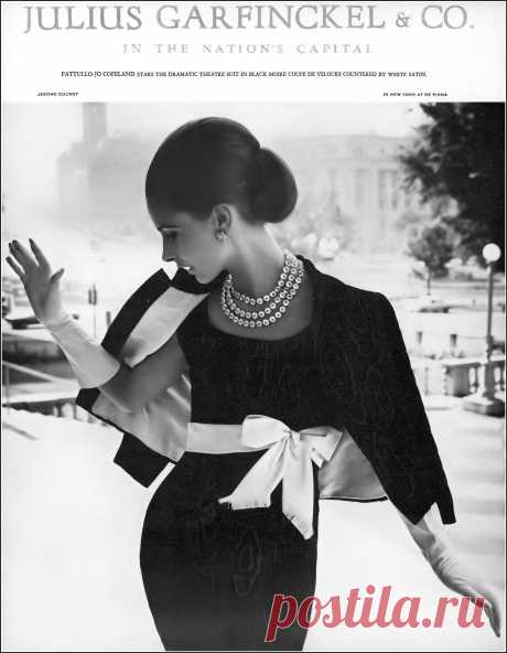 + Astrid Schiller in black moiré coupe de velours theater su… | Flickr