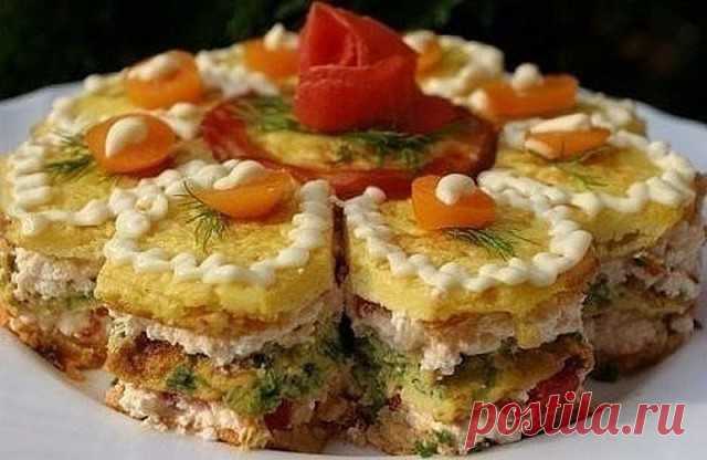 ТОП-5 САМЫХ ВКУСНЫХ ЗАКУСОЧНЫХ ТОРТОВ

1) Рыбный закусочный торт

ИНГРЕДИЕНТЫ:
5 шт. вафельных коржей
1 банка рыбных консервов в масле, по желанию, сгодятся и обычные сардины
3 вареных яйца
150 гр. твердого сыра
1 зубок чеснока майонез зеленый лук

ПРИГОТОВЛЕНИЕ:
По отдельности измельчить яичные желтки и белки. Натереть на терке сыр. Консервы помять вилкою. Все начинки смешиваем с майонезом, количество и жирность которого, конечно же, по вкусу и смелости. Под первый корж м...