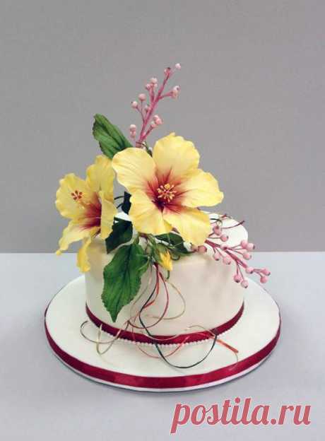 Island Beauty: Stunning Hawaiian Sugar Flowers