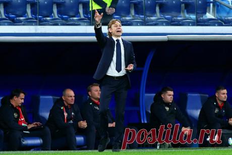 В Госдуме назвали немужскими слова Карпина о возможном уходе из сборной России. Депутат Госдумы Дмитрий Свищев прокомментировал слова главного тренера сборной России по футболу Валерия Карпина о возможном уходе из команды. «Бросать команду в данной ситуации — не по-мужски. На полпути расстаться с командой будет некорректно», — заявил депутат. По его мнению, Карпин доведет дело до конца.