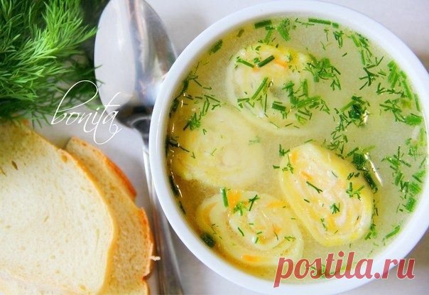 Как приготовить вкусный куриный суп с сырными рулетиками. - рецепт, ингридиенты и фотографии