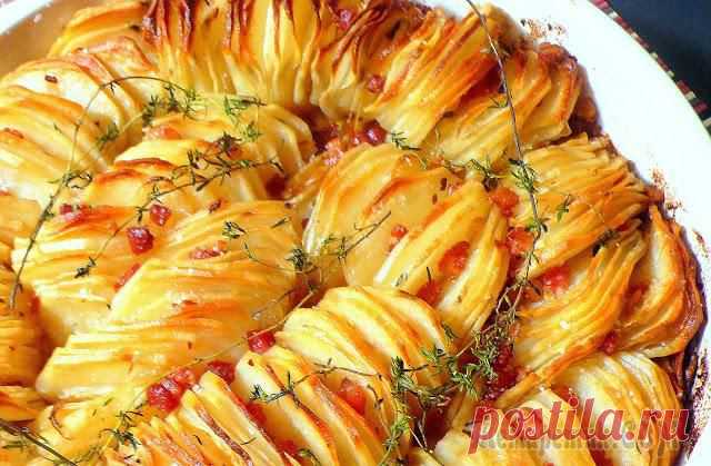 Запечённый картофель с беконом.