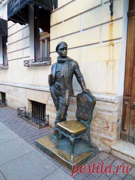 памятник Остапу Бендеру на Итальянской