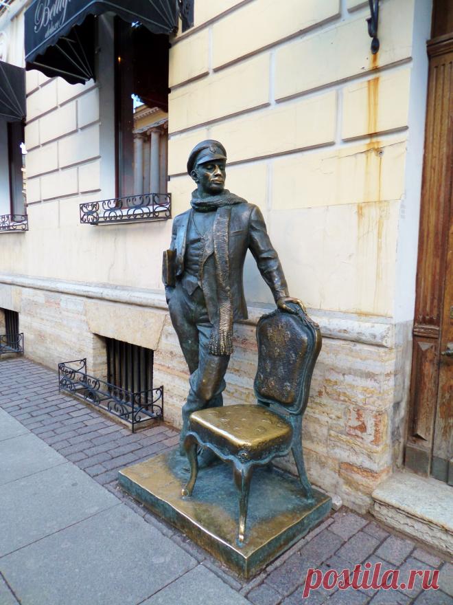 памятник Остапу Бендеру на Итальянской