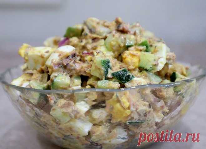 Вкусный салат из рыбных консервов по-новому за 10 минут. Весь смак в заправке | Кулинарный техникум | Яндекс Дзен