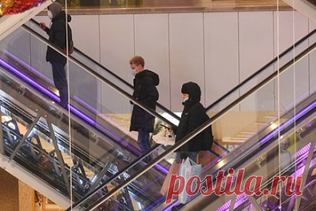 Предсказано будущее больших ТЦ в России. Районные торговые центры в России могут забрать покупателей у больших комплексов. Такое будущее ТЦ предсказал Эксперт рынка коммерческой недвижимости Евгений Протопопов. По его словам, ТЦ районного формата стали популярнее в последние пару лет. Инвесторы и девелоперы начали активнее интересоваться такими проектами.