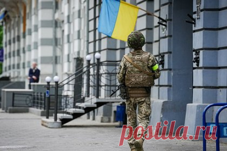 Власти Одессы попросили кабмин Украины конфисковать здания консульства России. Городской совет Одессы попросил кабинет министров Украины конфисковать здания российского консульства, расположенные в городе. Они находятся в Приморском районе. В настоящее время консульство не действует, так как дипломатические отношения между Россией и Украиной были разорваны.