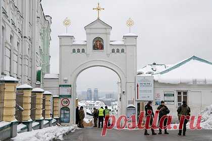 В РПЦ отреагировали на обыски СБУ в Киево-Печерской лавре. Обыски Службы безопасности Украины (СБУ) в Киево-Печерской лавре выглядят акцией устрашения. С таким мнением выступил председатель Синодального отдела по взаимоотношениям Церкви с обществом и СМИ Московского патриархата Владимир Легойда. Он призвал прекратить преследования верующих.