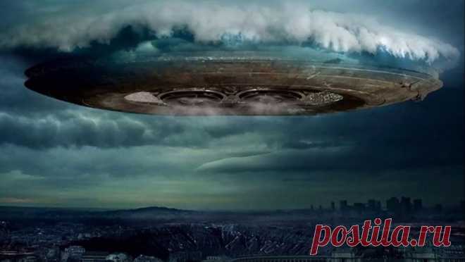 Уфологи рассказали о сбоях маскировки НЛО при грозе По мнению энтузиастов, изучающих Неопознанные летающие объекты (НЛО), корабли пришельцев оборудованы специальной защитой, которая не позволяет их видеть. Систему невидимости для человеческих глаз обес…