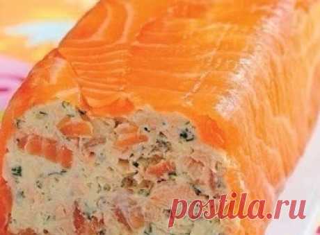 Рулет из творожного сыра и копченого лосося