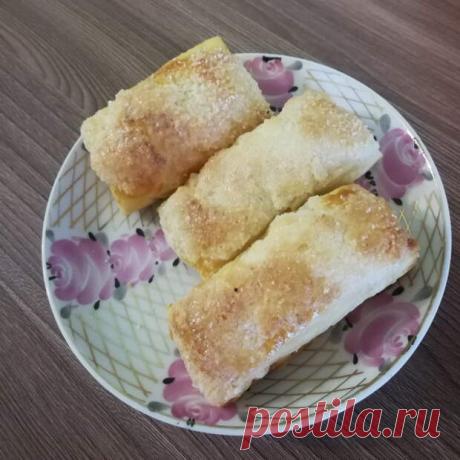 Язычки из слоёного теста – вкусная «дежурная» выпечка на скорую руку - Ваши любимые рецепты
                                             - 15 декабря
                                             - 43889979461 - Медиаплатформа МирТесен Мои родственники обожают выпечку. Поэтому в моем холодильнике всегда есть слоеное тесто, ведь из него можно быстро приготовить множество разнообразных булочек, «конвертиков», печенья. Сегодня я хочу поделиться с вами одним из своих «дежурных»...