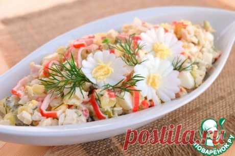 Салат с крабовыми палочками и курицей - кулинарный рецепт