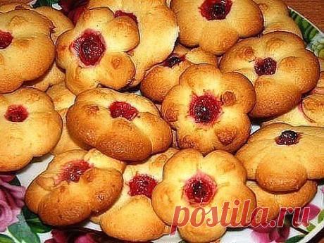5 рецептов ВКУСНЕЙШЕГО Печенья ✨
Дорогие мои читатели. ТРУДНО передать.как РАДУЮТСЯ мои ДЕТКИ.когда я говорю.что сегодня у нас Будет ПЕЧЕНЬЕ. Они ОБОЖАЮТ печенье по этим РЕЦЕПТАМ. Особенно РАДУЕТСЯ Младшенькая и смотрит на меня такими БЛАГОДАРНЫМИ Глазками.что я прямо ТАЮ и готова Готовить его ОПЯТЬ и ОПЯТЬ......
ПРИГОТОВЬТЕ хоть по ОДНОМУ рецепту и сами ВСЕ это УВИДИТЕ.

ПЕСОЧНОЕ ПЕЧЕНЬЕ 🌹
._____________________________________________________ 
Ингредиенты:
Для печенья:
...
