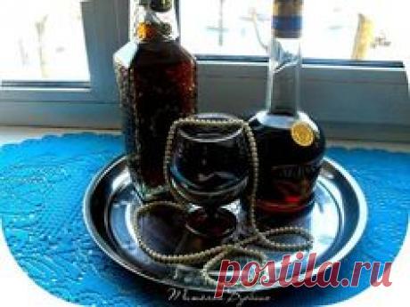 Классный рецепт - Домашний рецепт элитного коньяка! в 100 раз лучше покупного!! Всем привет! Теперь я тоже делаю свой домашний коньяк! По вкусу один в один с Хеннеси! (так муж сказал) Делать коньяк из водки или из самогона - это уже вам решать. Это уже не так важно, хотя отличие есть, но почувствовать эти отличия смогут только настоящие гурманы.