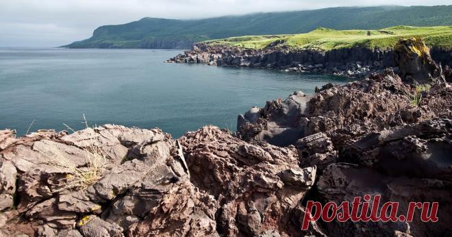 КУРИЛЬСКИЕ ОСТРОВА: архипелаг возле Камчатки, на который все еще претендует Япония Рассказываем, что собой представляет Курильские острова, где находится на карте мира, какой стране принадлежит и какими характеристиками обладают