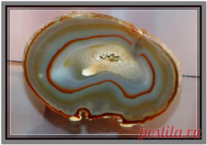 минерал АГАТ находится в минералогическом музее села Мурзинка, Пригородного района Свердловской области