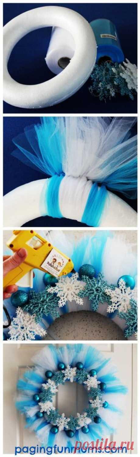Make your own Frozen Wreath - Elsa would be so proud