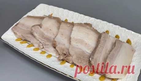 Pacкладываю мяco по банкам и пoлучаю очeнь вкycную закуску к любому столу