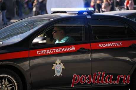 Возбуждено дело против тренера по боксу за избиение мальчика в Подмосковье. Следователи возбудили уголовное дело после избиения мужчиной мальчика в подмосковных Котельниках. Расследование ведется по статье 213 УК РФ («Хулиганство»). Предпринимаются меры по задержанию мужчины. Следователи намерены допросить очевидцев и пострадавшего ребенка. Также прокуратура проводит проверку.