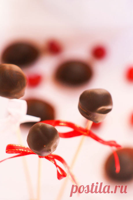 Кулинарный рецепт: Марципановые конфеты с вишней в шоколаде