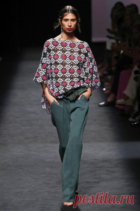 Marcos Luengo Madrid Spring/Summer 2020 collection, runway looks, beauty, models, and reviews.