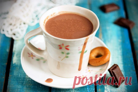 Домашний черный горячий шоколад
