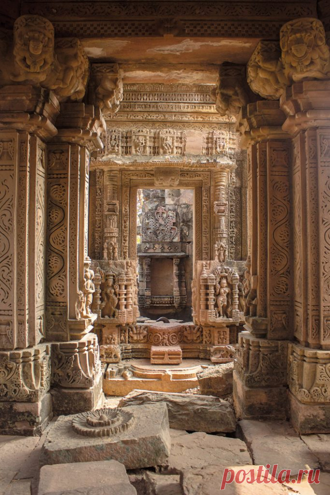 indophilia:
“ The ruined garbhagriha (inner sanctum) of a Chandella temple deep inside a forest at Ajaigarh
”