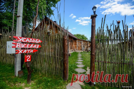 Усадьба «Вясёлая хата»: «Продал квартиру, чтобы воплотить мечту» — Идея заняться агротуризмом возникла совершенно случайно, но данное решение совпало с рождением моей дочери. Подсознательно у меня было желание сделать что-то важное, пустить корни, оставить что-то д...