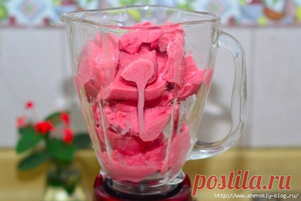 Клубничное мороженое своими руками за 10 минут!