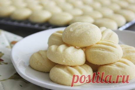 Домашнее печенье из сгущенки и муки: как приготовить Два простых рецепта домашнего печенья на основе сгущенного молока: из сгущенки и муки и с добавлением сливочного масла.