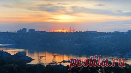 В Запорожье демонтировали символы победы в войне, заявил Рогов