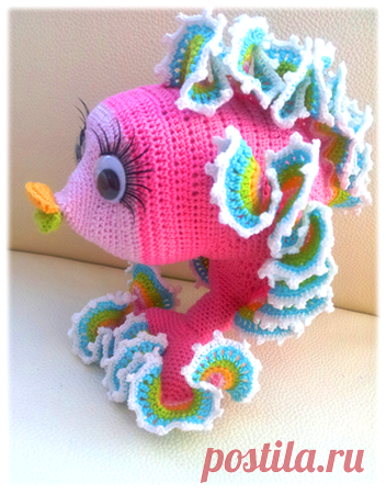 Goldfisch häkeln / Amigurumi Goldfisch häkeln Du magst Fische und möchtest einen ganz besonderen Goldfisch häkeln? Schnapp Dir die Häkelanleitung und dann leg los mit der Häkelanleitung. Probiers aus.