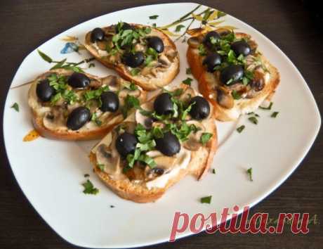 Тосты с грибами и сыром | Русская кухня