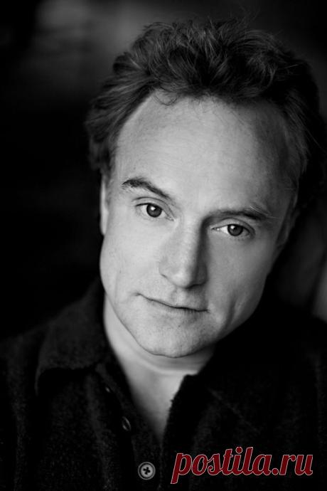 Брэдли Уитфорд