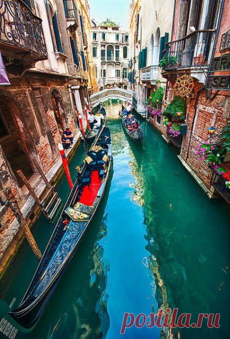 Canal Colors, Venice, Italy | nur schöne :)