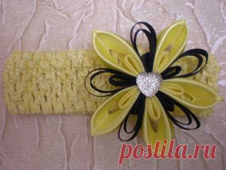 Цветок Канзаши Своими Руками. Мастер Класс. /DIY / Flowers Kanzshiashi /Tutorial.