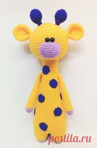 ​Упитанный жирафик Упитанный жирафикПосмотрите, вон-жираф,Ходит важный, словно граф.Шею вытянул вперёд,Как корабль он плывёт.У него на теле пятна.Выглядит жираф приятно.Надо попросить жирафаКуклу мне достать со шкафа.Эльвира Вавилова-Шелестовская