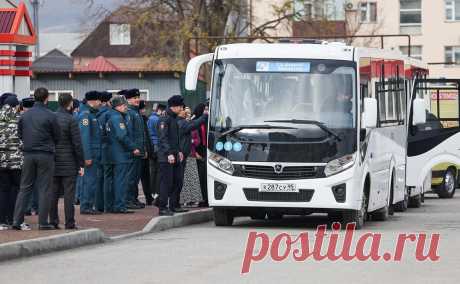 В Грозный приехали беженцы из сектора Газа. Утром 29 ноября первая группа беженцев из сектора Газа прибыла в столицу Чеченской Республики город Грозный.