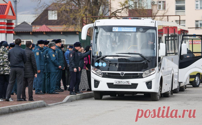 В Грозный приехали беженцы из сектора Газа. Утром 29 ноября первая группа беженцев из сектора Газа прибыла в столицу Чеченской Республики город Грозный.