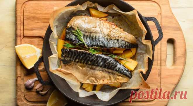 Скумбрия в духовке: 6 вкусных блюд — читать на Gastronom.ru Ищете что-нибудь легкое, чтобы приготовить на ужин? Попробуйте эти простые рецепты скумбрии в духовке, и вы не будете разочарованы! Скумбрия — вкусная и полезная рыба, источник Омега-3 и Омега-6, витамина D, а также кальция и фосфора. Ее можно пригот - статья на кулинарном сайте Gastronom.ru