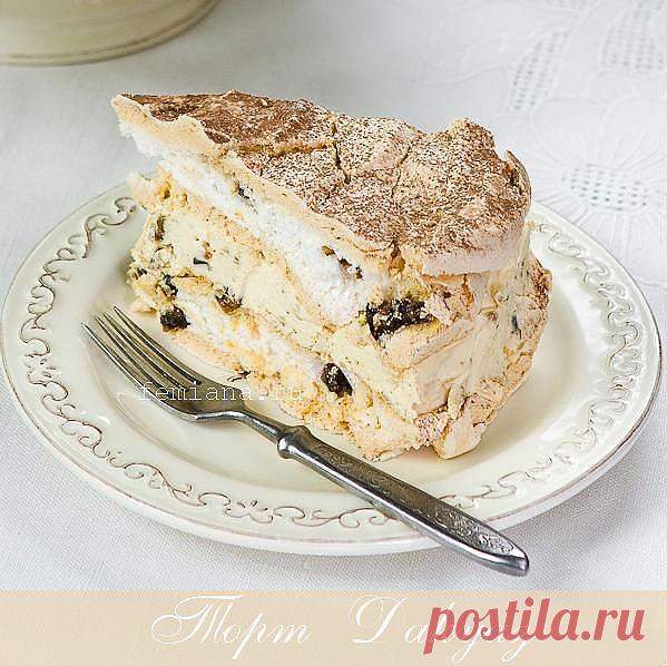 Рецепт торта Дакуаз из меренги с грецкими орехами и финиками