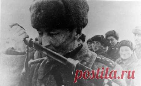 Тувинцы: «Чёрная смерть» вермахта Немцы во время Великой Отечественной войны называли тувинцев «Der Schwarze Tod» — «Чёрная Смерть».
