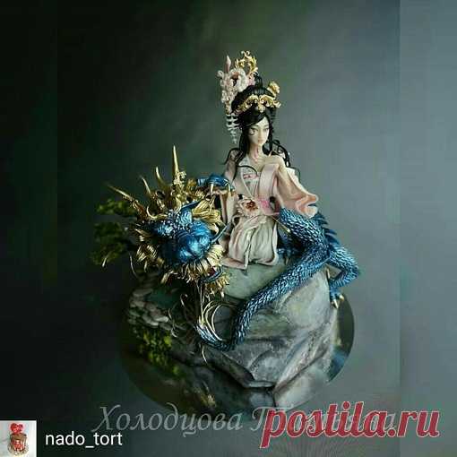 Сегодня хочется весь день посвятить International cake collaboration
Chinese Fantasy
Работа @nado_tort