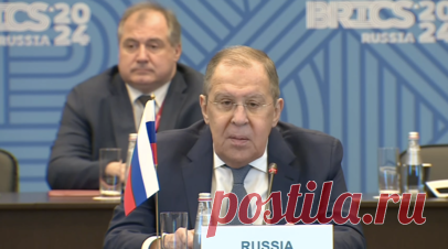 «Отражает формирование более справедливого мироустройства»: Лавров — о трансформации международных отношений. Глава МИД России Сергей Лавров выступил на первом заседании шерп и сушерп стран БРИКС в рамках российского председательства в организации. RT вёл прямую трансляцию. Читать далее