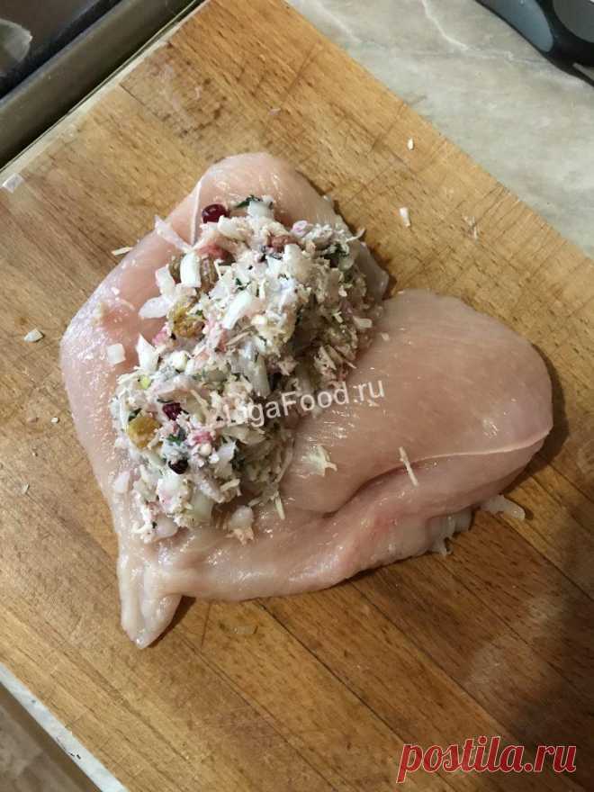 Фаршированная куриная грудка под цитрусовым соусом