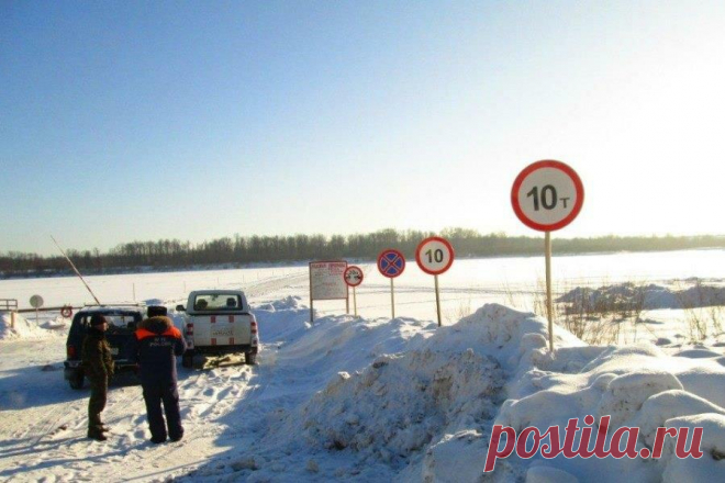 В Кировской области открыты первые ледовые переправы
Сегодня официально приняты две первые ледовые переправы, сообщили в ГУ МЧС Кировской области. Одна в городе Котельниче , грузоподъемностью до 10 тонн. До этого дня она была только пешеходной. Вторая ледовая дорога открыта в пгт Лебяжье . Она имеет грузоподъемность до 25 тонн и используется для вывоза леса. Готовятся к открытию еще 3 переправы: в […]
Читай дальше на сайте. Жми подробнее ➡