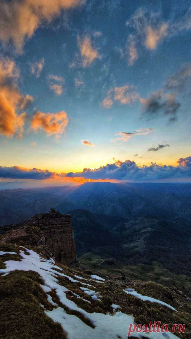 Высоко взлететь- это выше себя, а не выше других.